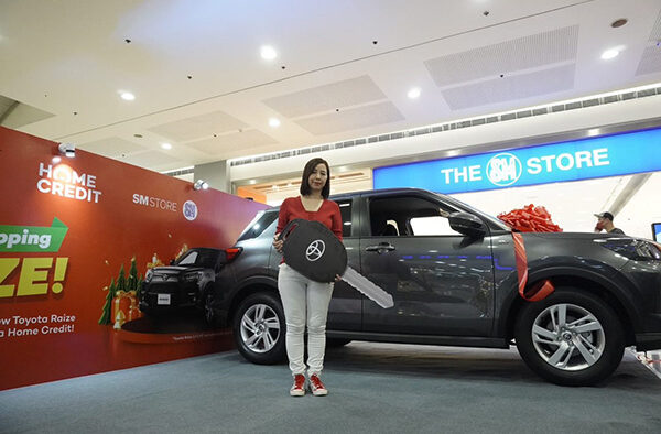 Home Credit, SM Store Award Brand New Toyota Raize To Lucky Winner Of Holiday Shopping cRAIZE