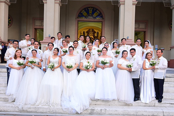 SM Supermalls, Felicidad Sy Foundation Celebrate Love And Faith With '8th Kasalan Sa SM' Mass Wedding