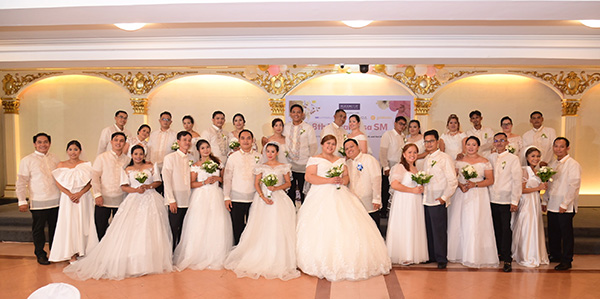 SM Supermalls, Felicidad Sy Foundation Celebrate Love And Faith With '8th Kasalan Sa SM' Mass Wedding