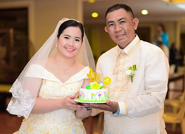 SM Supermalls, Felicidad Sy Foundation Celebrate Love And Faith With '8th Kasalan Sa SM' Mass Wedding